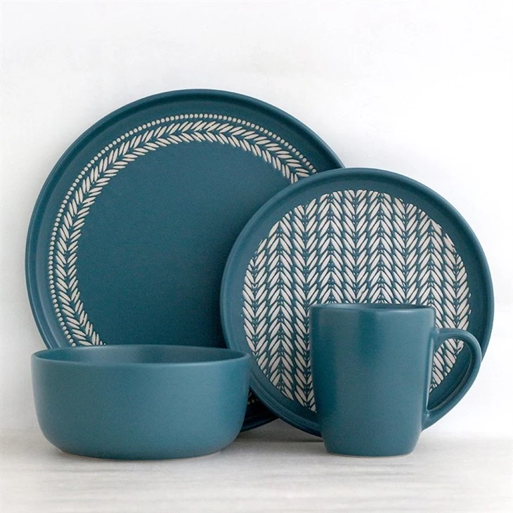 Salix Leaf Dinnerware Collection